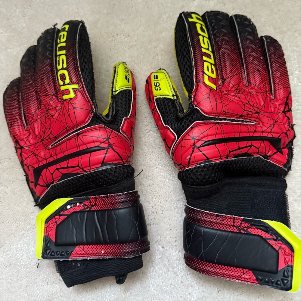 Reusch Red and Black Goalkeeper Gloves, size 7